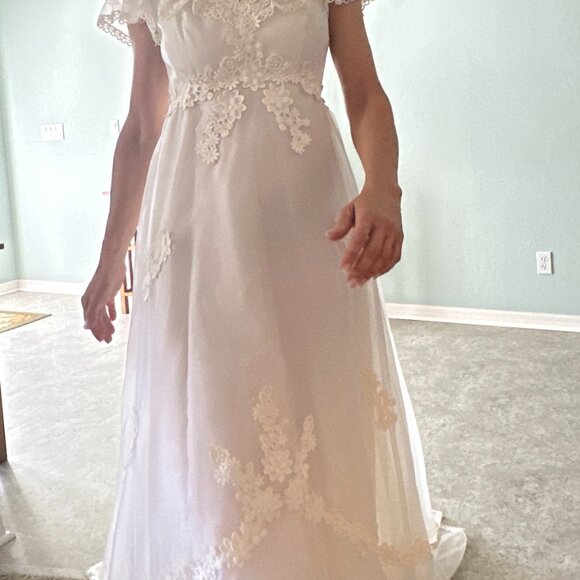 Vintage Wedding Dress - Picture 11 of 15